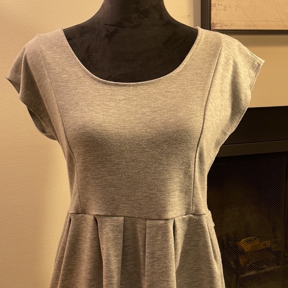 Dress - Picture 3 of 14